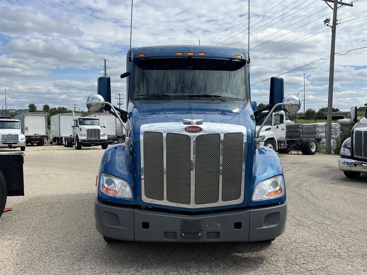 2022 Peterbilt 579 80&quot; Mid Roof Eau Claire WI
