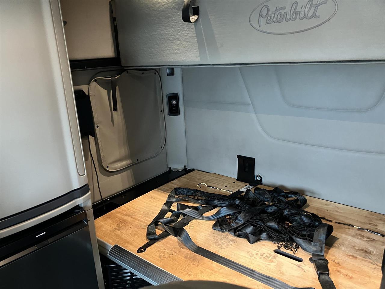 2022 Peterbilt 579 80&quot; Mid Roof Eau Claire WI