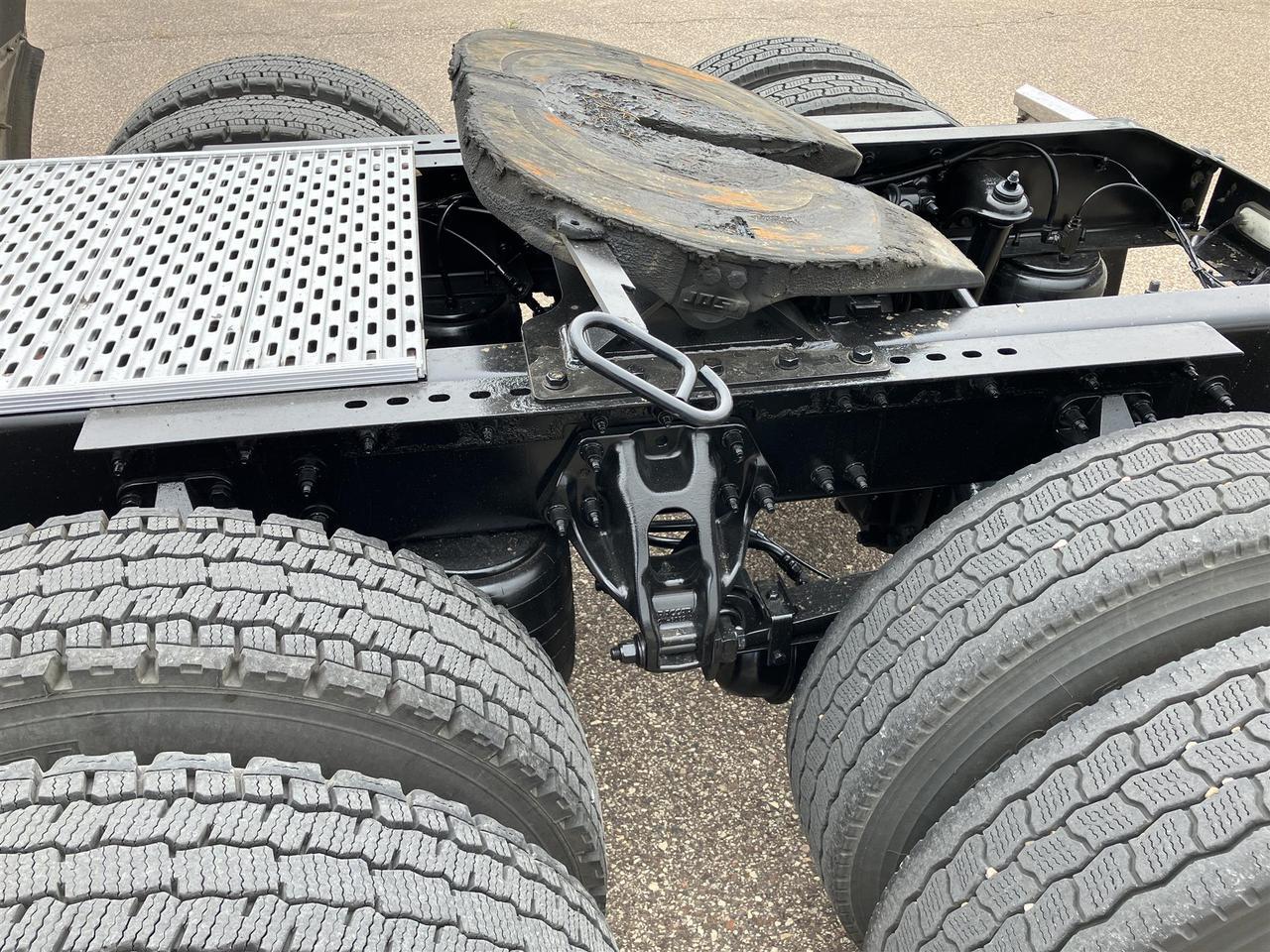 2022 Peterbilt 579 80&quot; Mid Roof Eau Claire WI