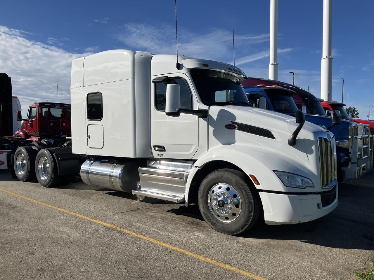 2022 Peterbilt 579 Sleeper
