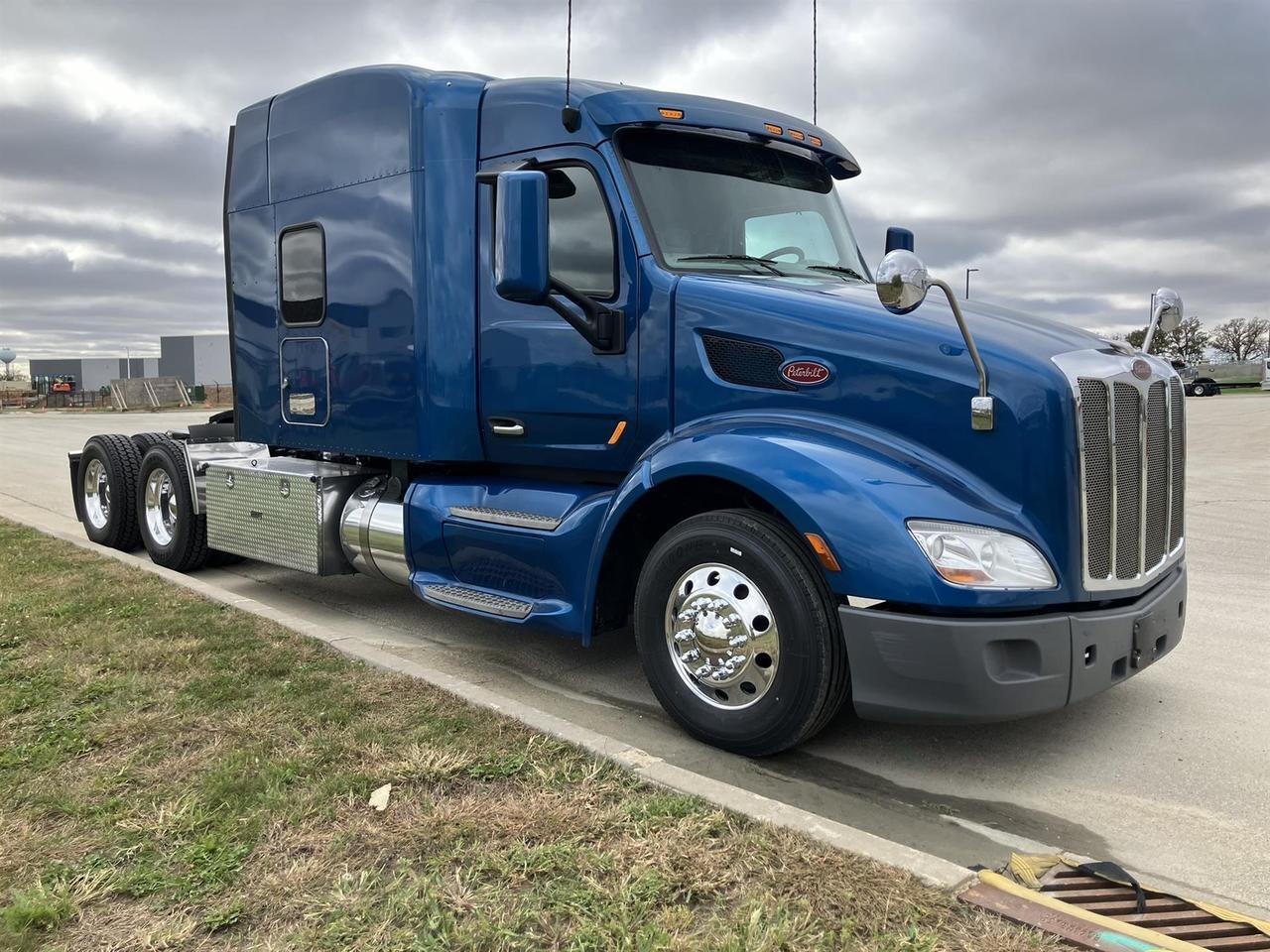 2022 Peterbilt 579
