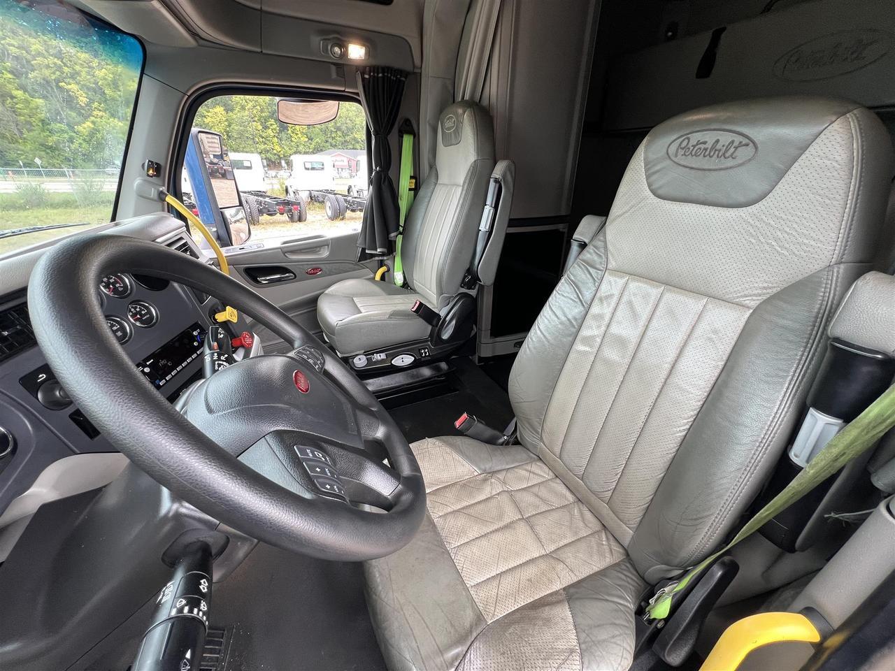2022 Peterbilt 579 80&quot; Mid Roof Rochester MN