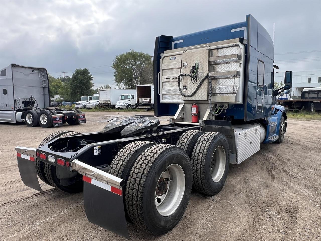 2022 Peterbilt 579 80&quot; Mid Roof Rochester MN