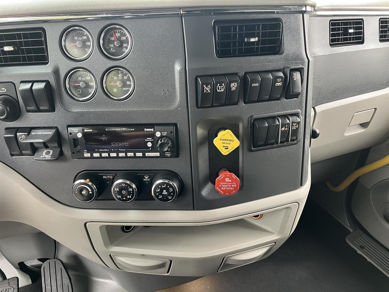 2022 Peterbilt 579 80&quot; Mid Roof Rochester MN