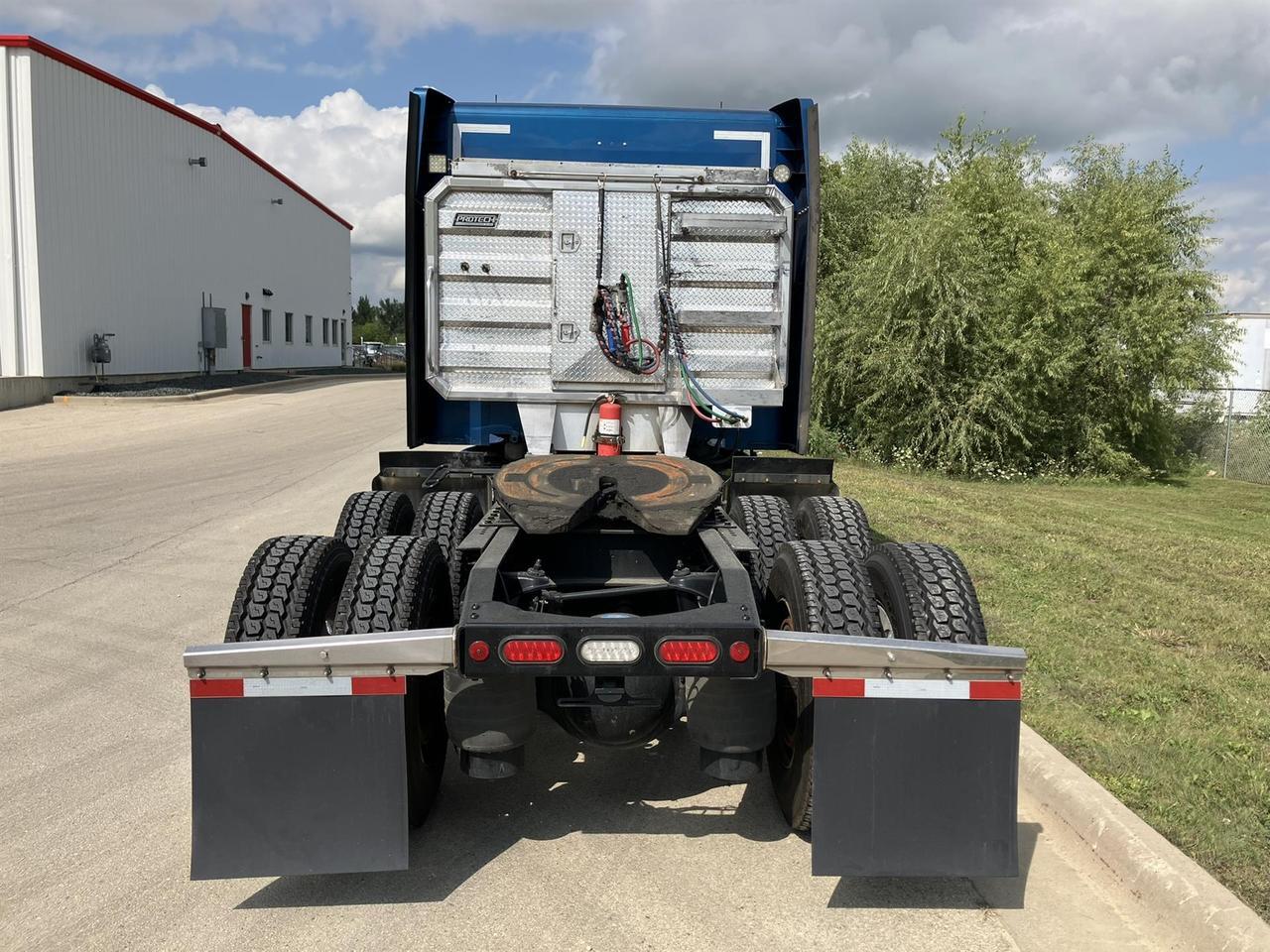 2022 Peterbilt 579 80&quot; Mid Roof Rochester MN