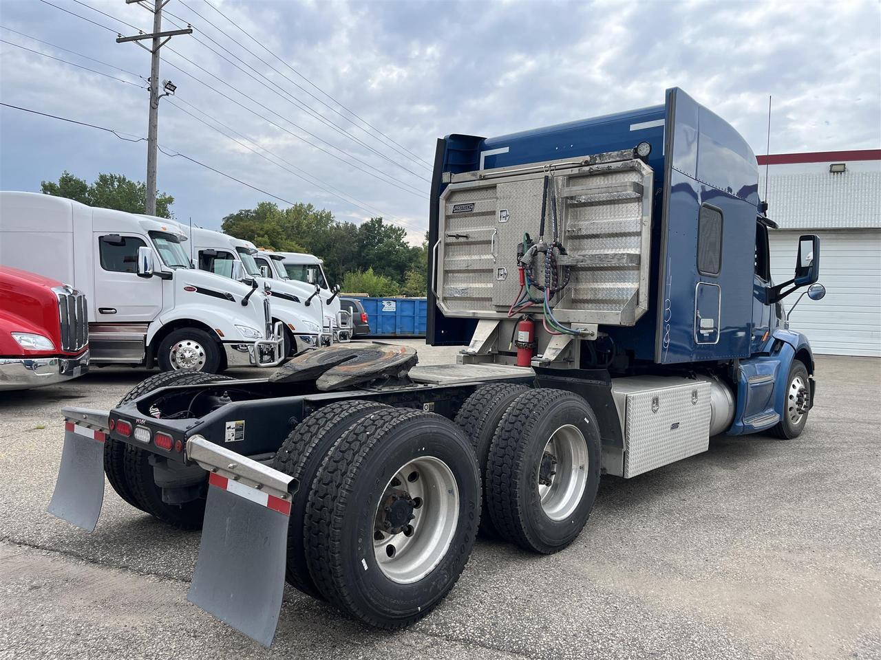 2022 Peterbilt 579 80&quot; Mid Roof Rochester MN