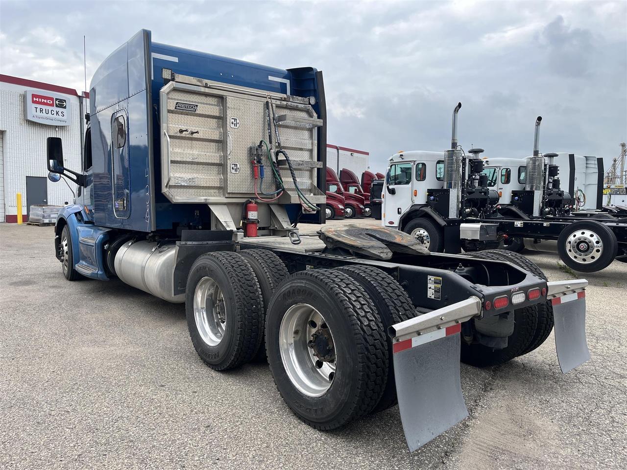 2022 Peterbilt 579 80&quot; Mid Roof Rochester MN