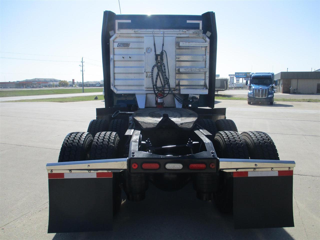 2022 Peterbilt 579 80&quot; Mid Roof Fargo ND