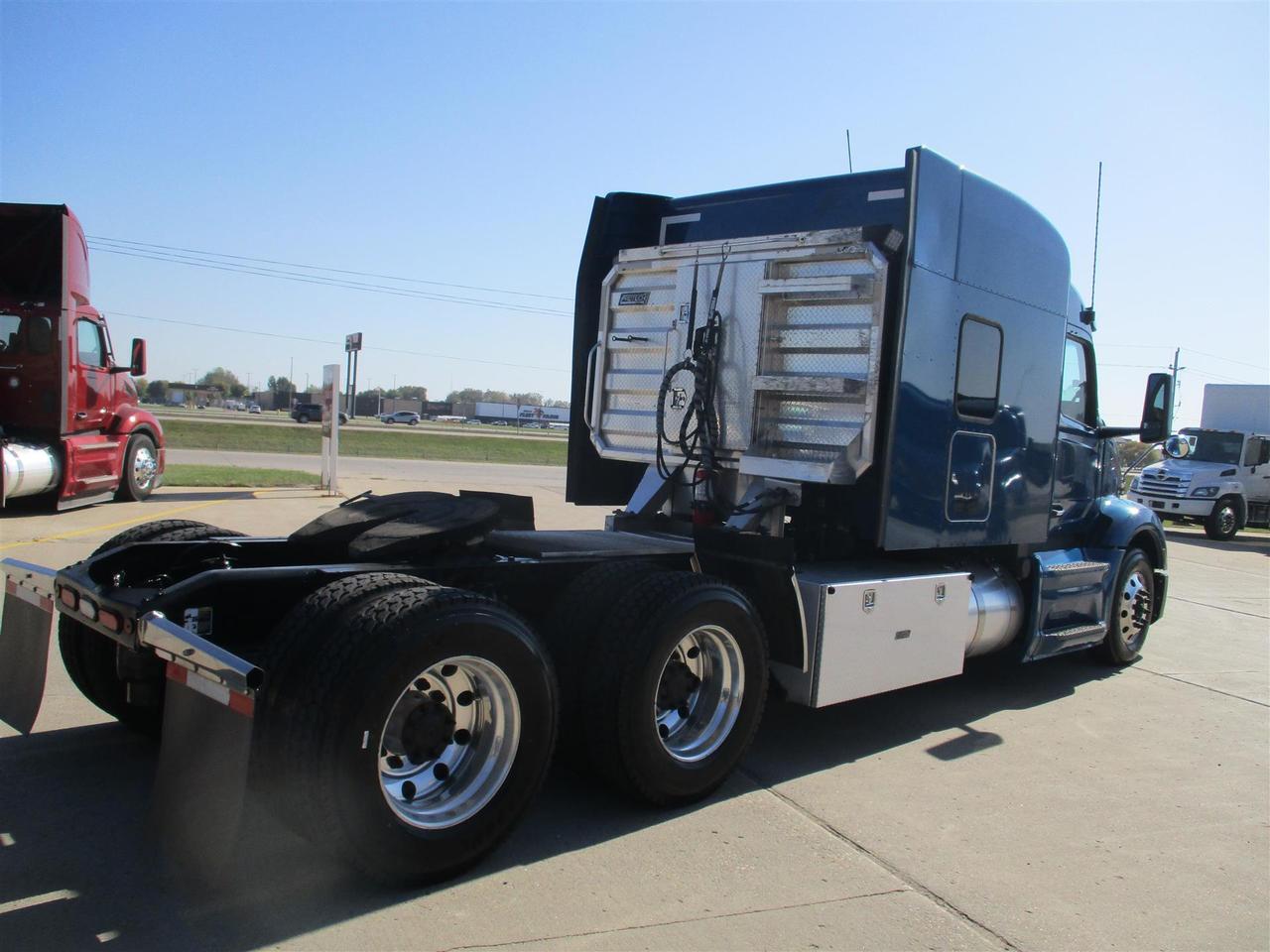 2022 Peterbilt 579 80&quot; Mid Roof Fargo ND