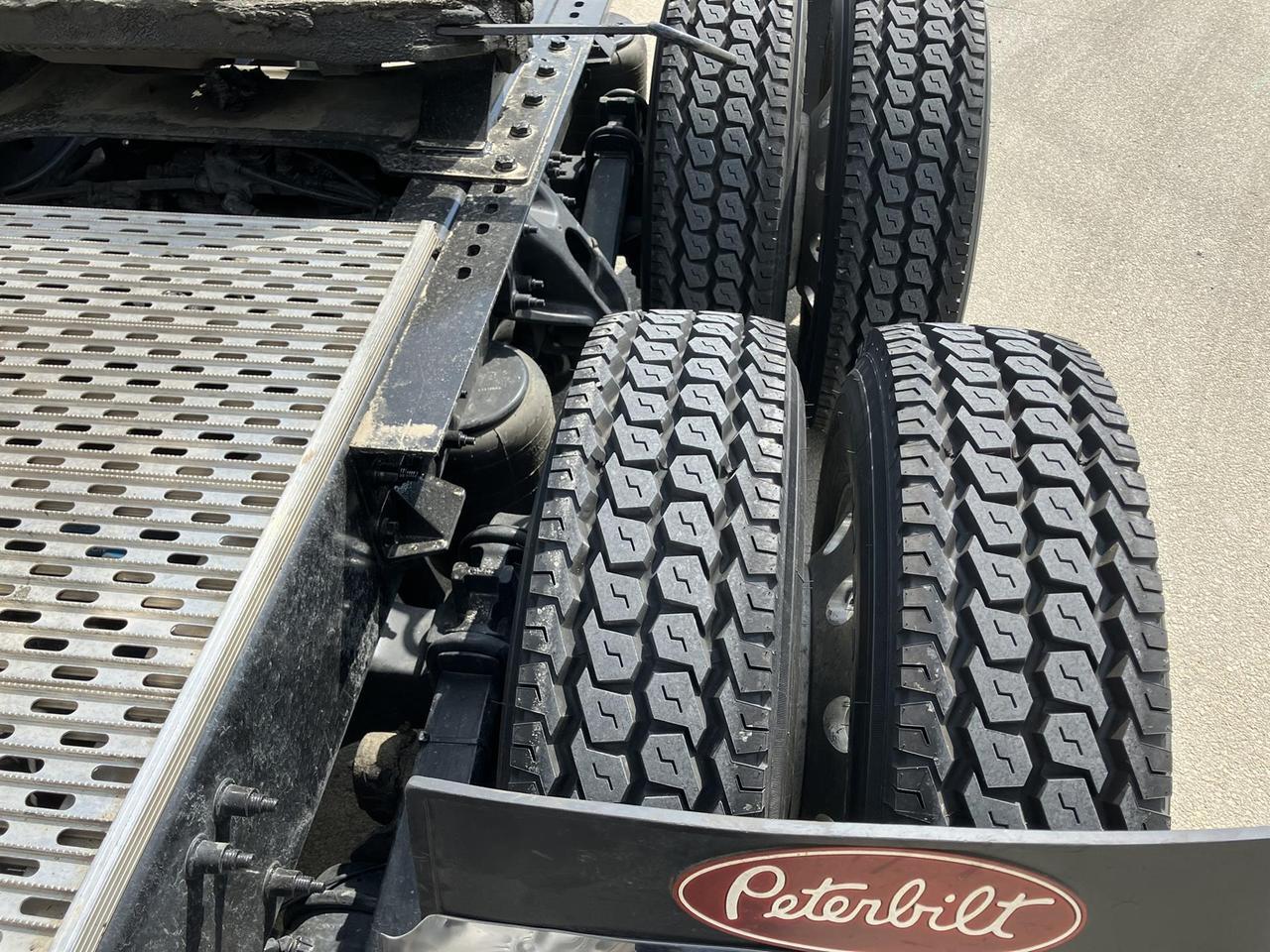 2022 Peterbilt 579 80&quot; Mid Roof Fargo ND