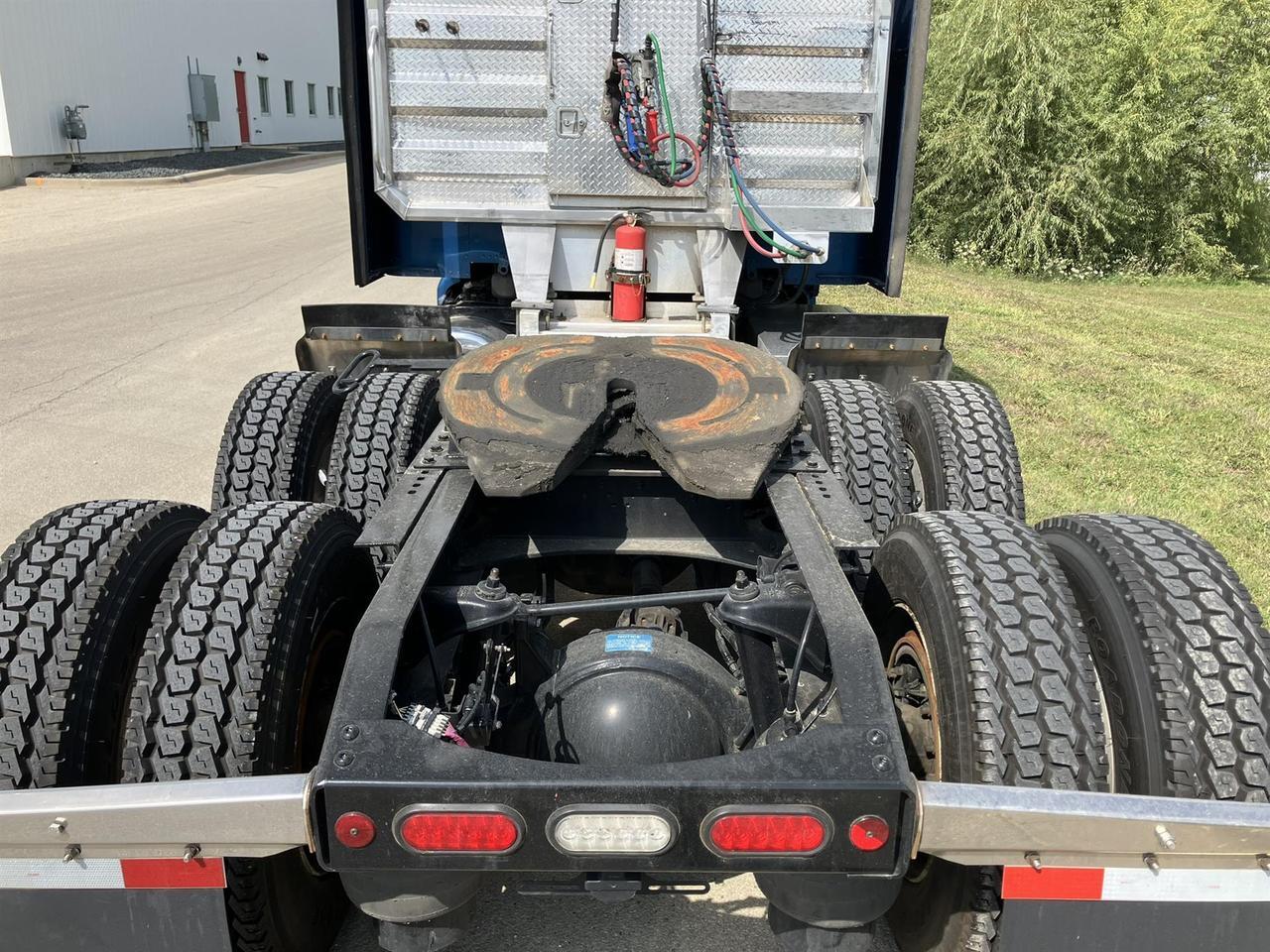 2022 Peterbilt 579 80&quot; Mid Roof Fargo ND