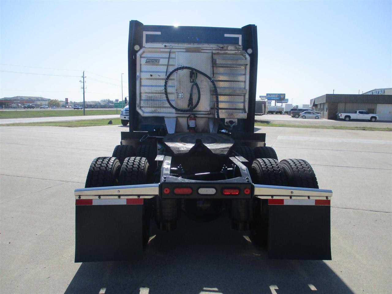 2022 Peterbilt 579 80&quot; Mid Roof Fargo ND