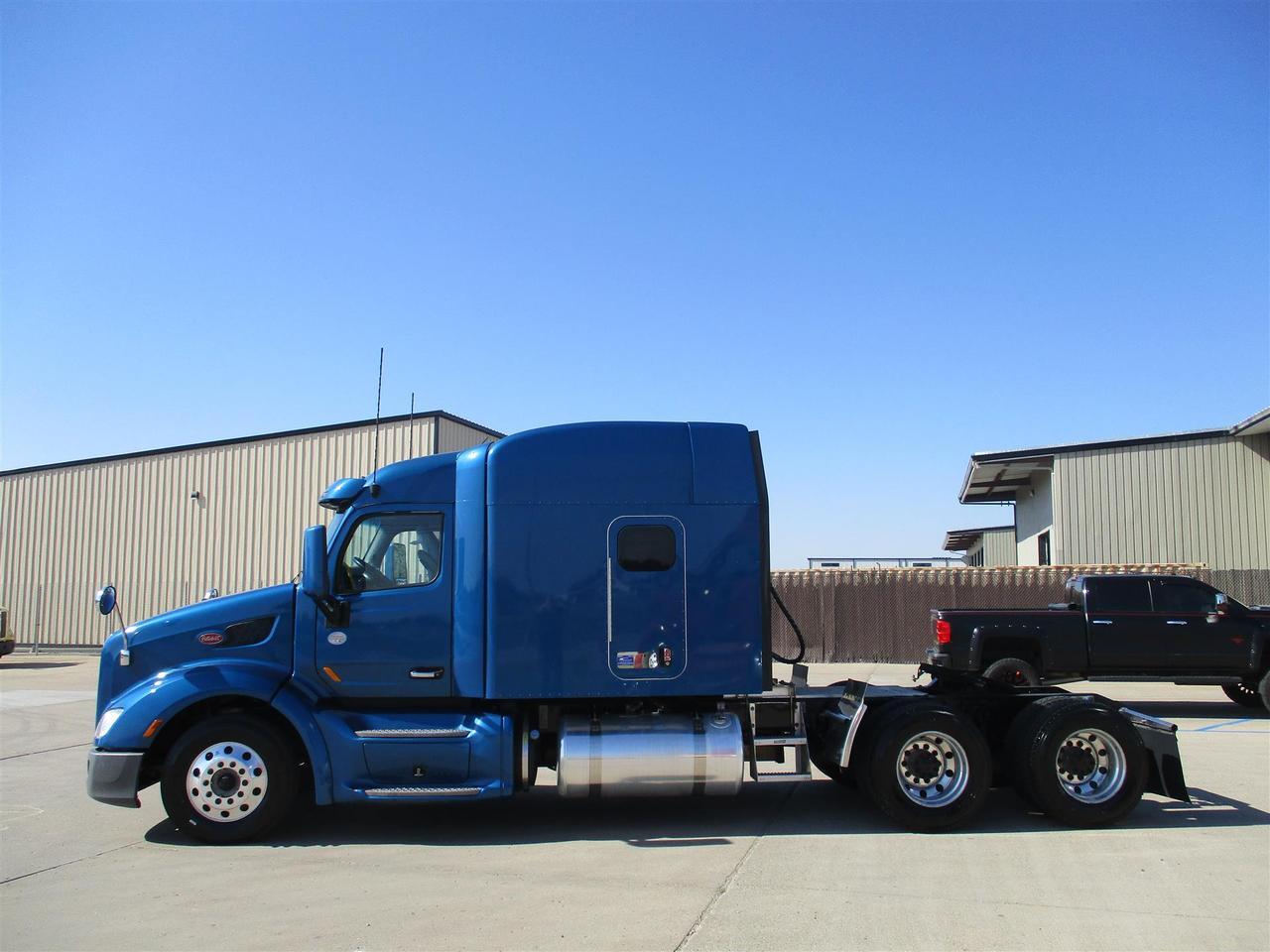2022 Peterbilt 579 80&quot; Mid Roof Fargo ND