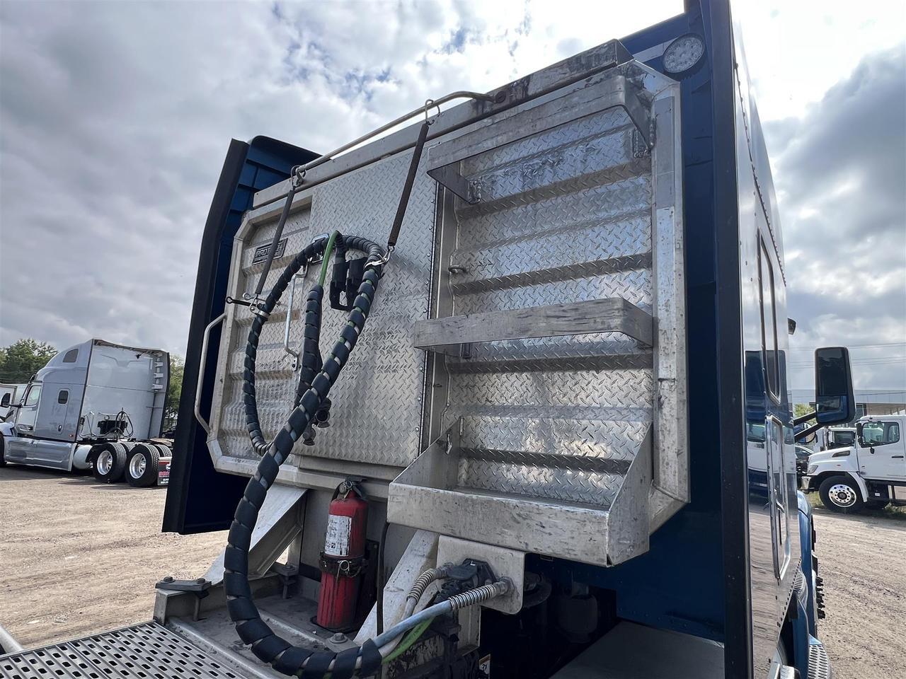 2022 Peterbilt 579 80&quot; Mid Roof Fargo ND