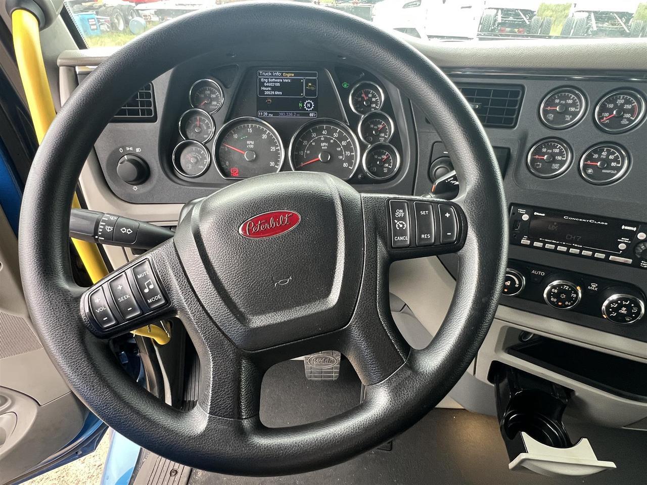 2022 Peterbilt 579 80&quot; Mid Roof South St. Paul MN