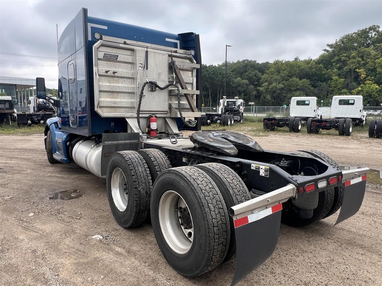 2022 Peterbilt 579 80&quot; Mid Roof South St. Paul MN