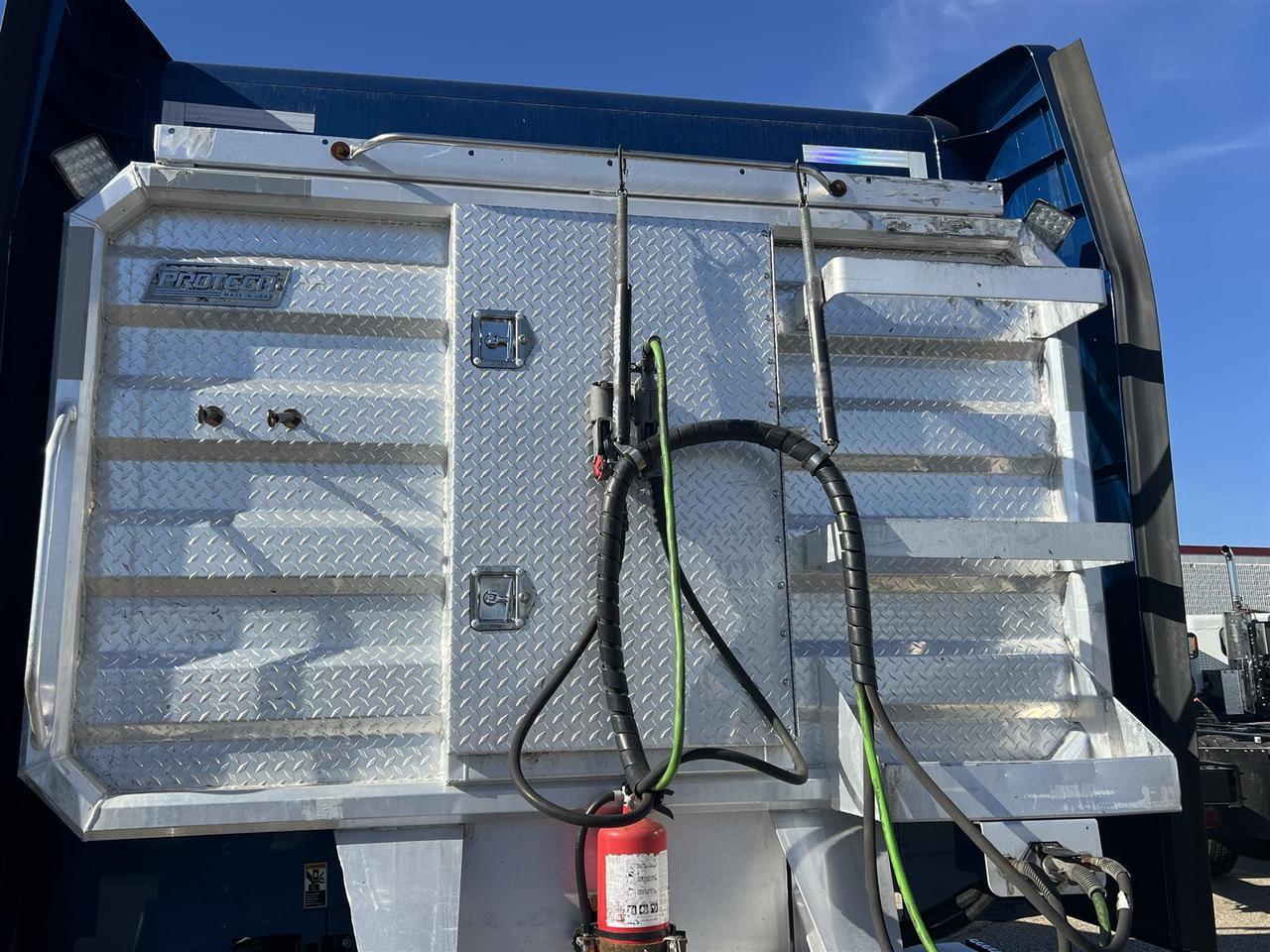 2022 Peterbilt 579 80&quot; Mid Roof South St. Paul MN