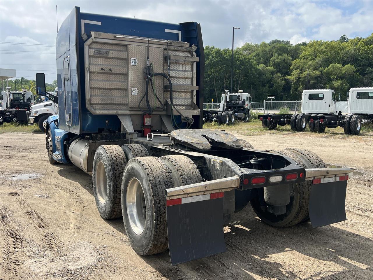 2022 Peterbilt 579 80&quot; Mid Roof South St. Paul MN