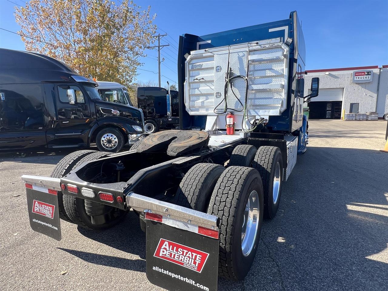 2022 Peterbilt 579 80&quot; Mid Roof South St. Paul MN
