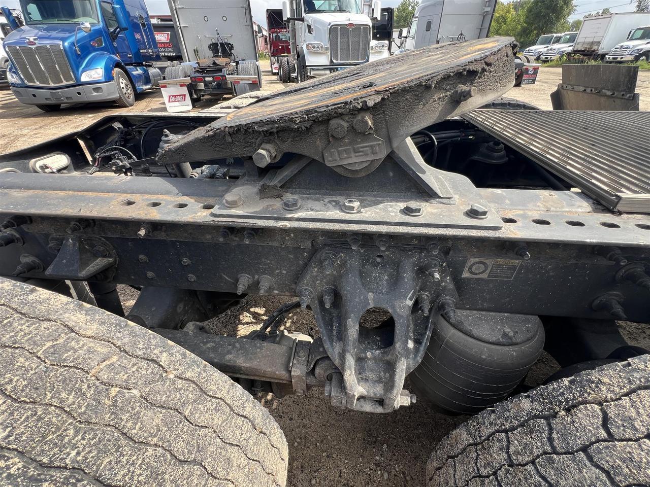 2022 Peterbilt 579 80&quot; Mid Roof South St. Paul MN