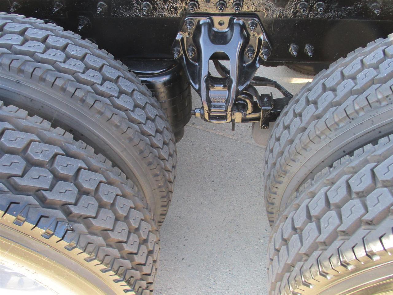 2022 Peterbilt 579 80" Mid Roof South St. Paul MN