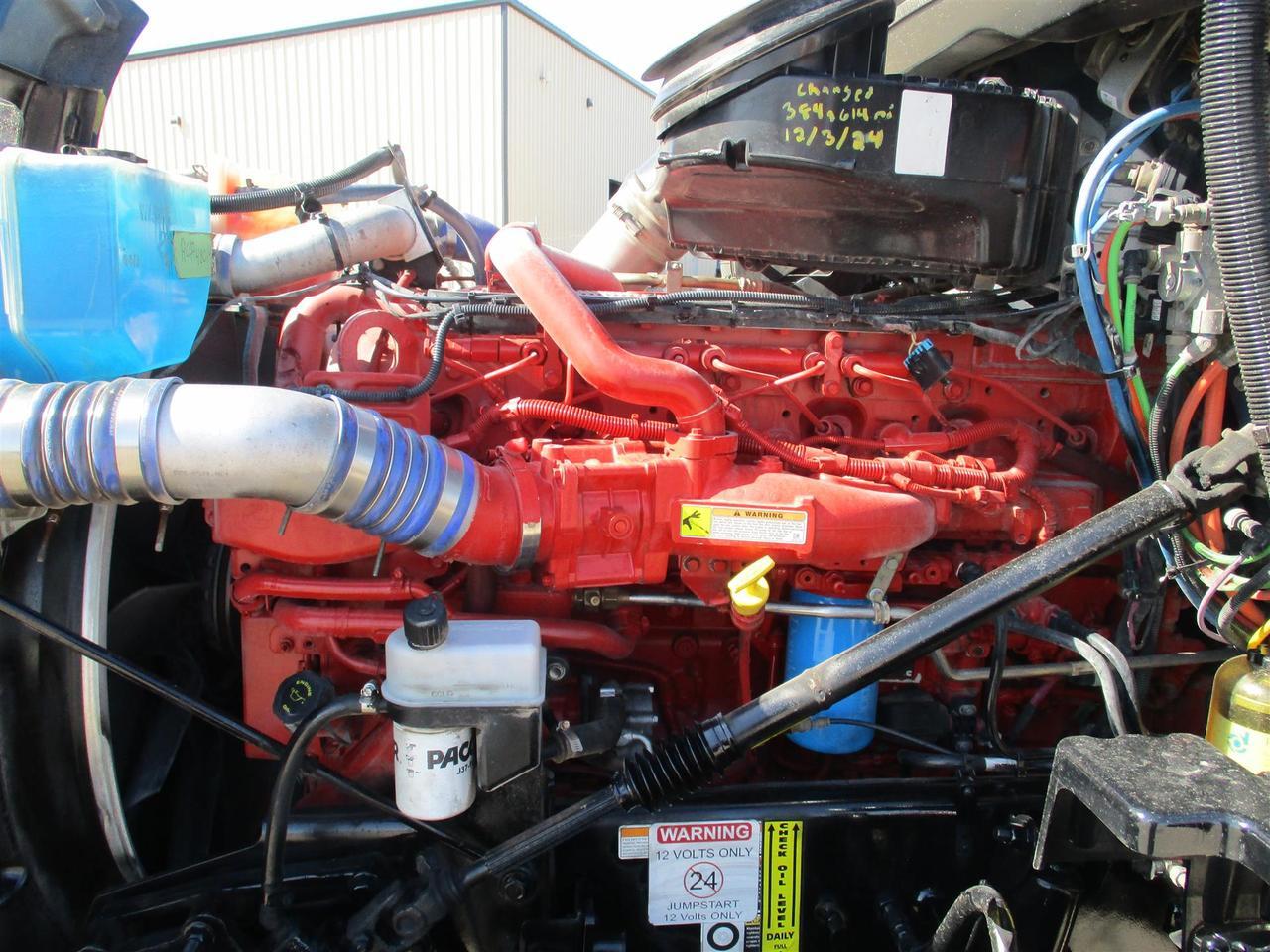 2022 Peterbilt 579 80" Mid Roof South St. Paul MN