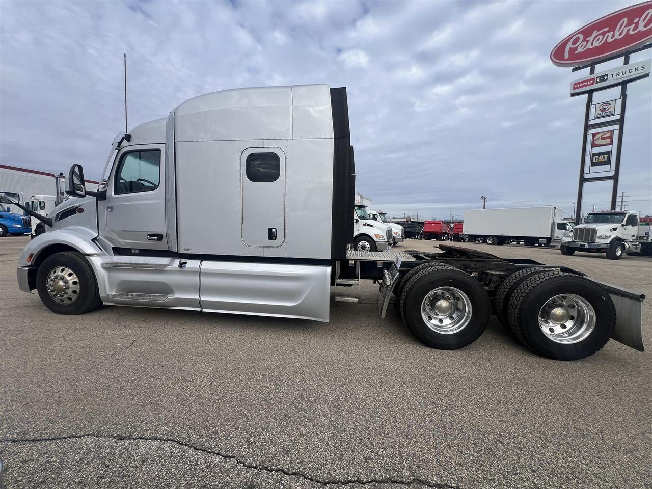 2022 Peterbilt 579