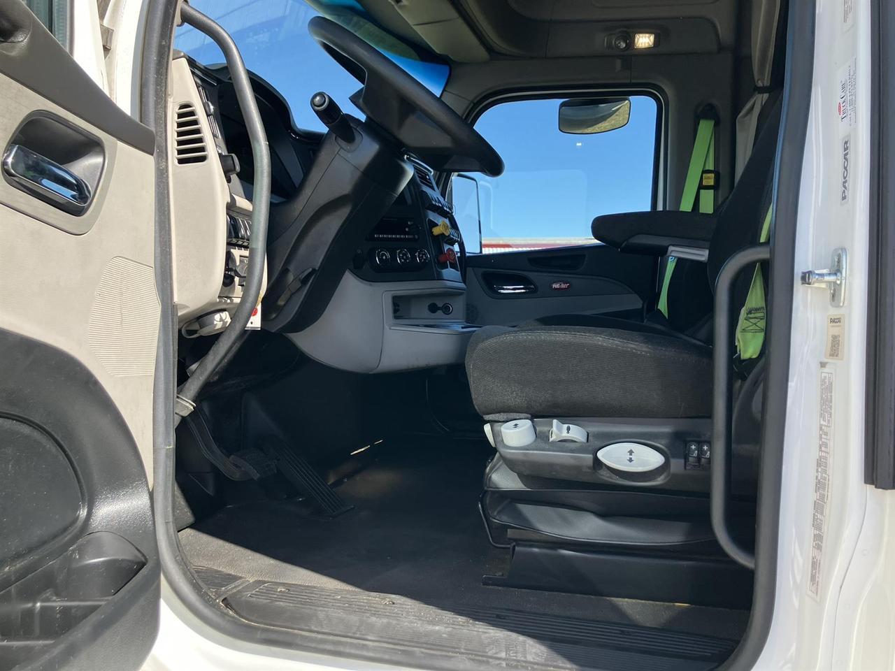 2022 Peterbilt 579 Ultraloft Rochester MN