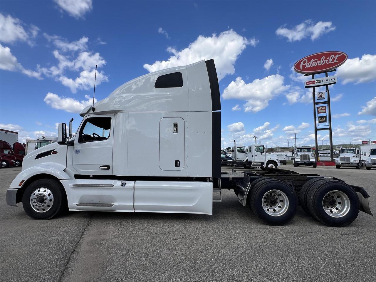 2022 Peterbilt 579 Ultraloft Rochester MN