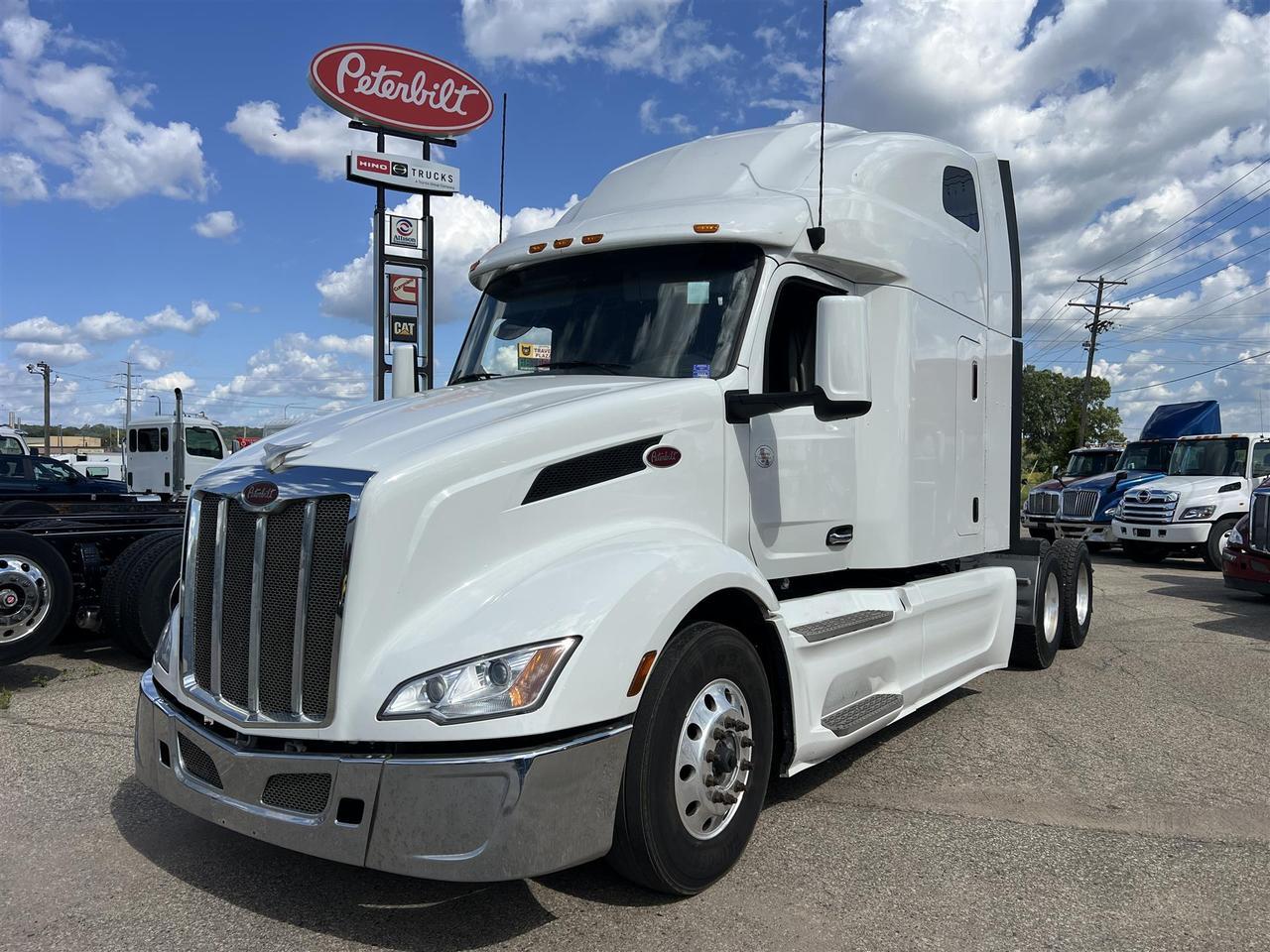 2022 Peterbilt 579 Ultraloft Rochester MN