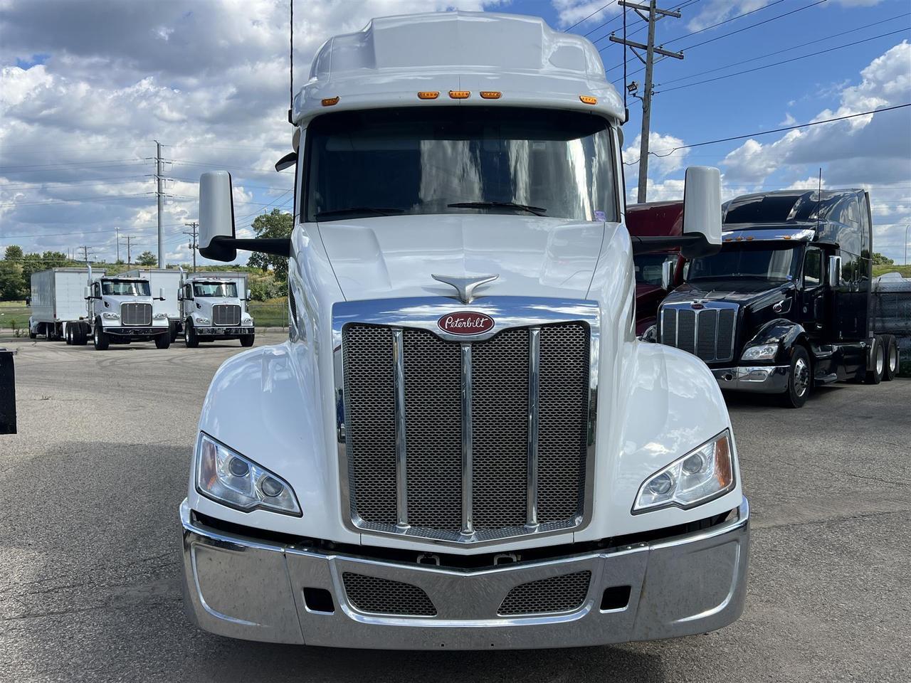 2022 Peterbilt 579 Ultraloft Rochester MN