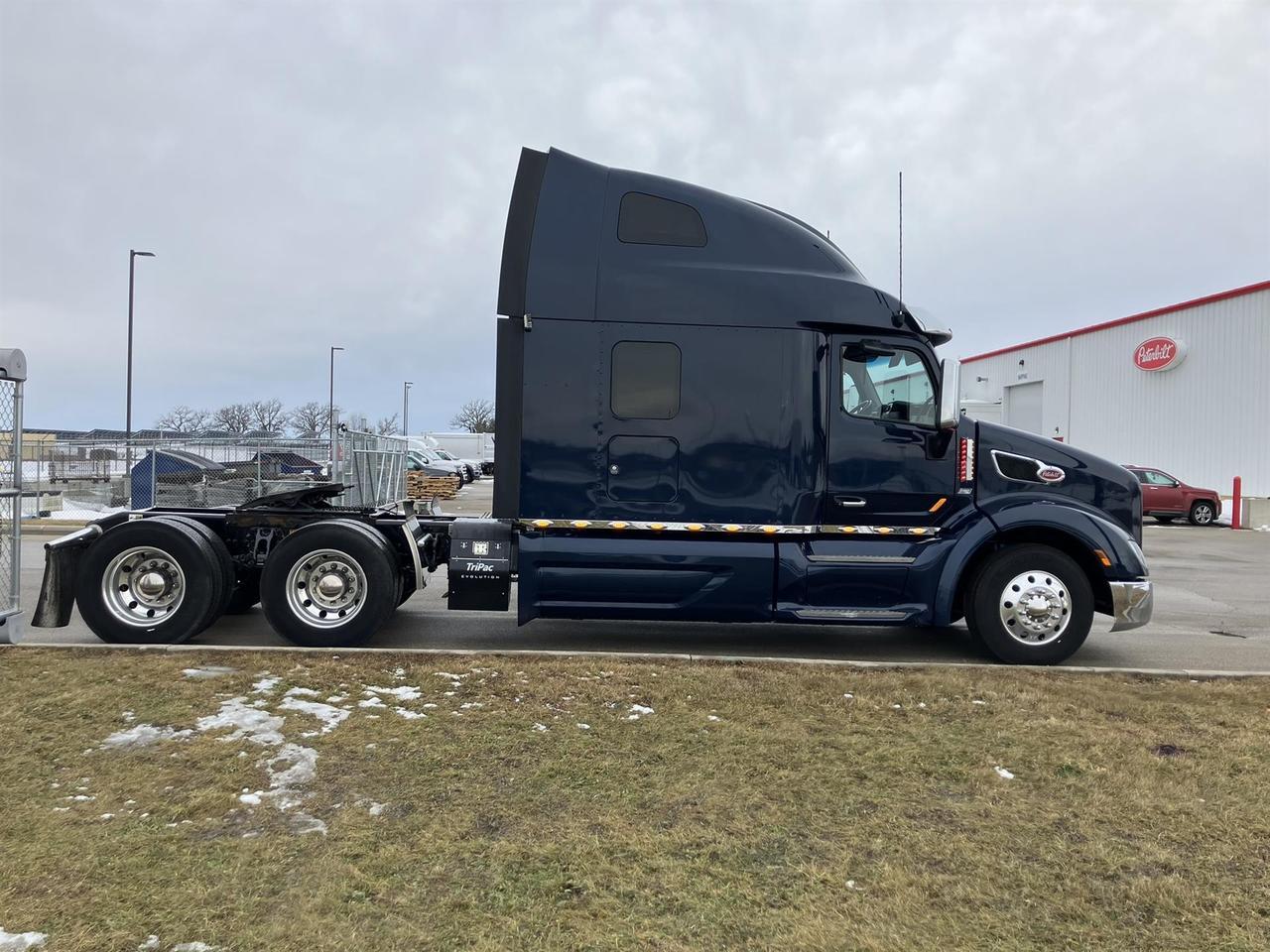 2022 Peterbilt 579 Ultraloft Rochester MN