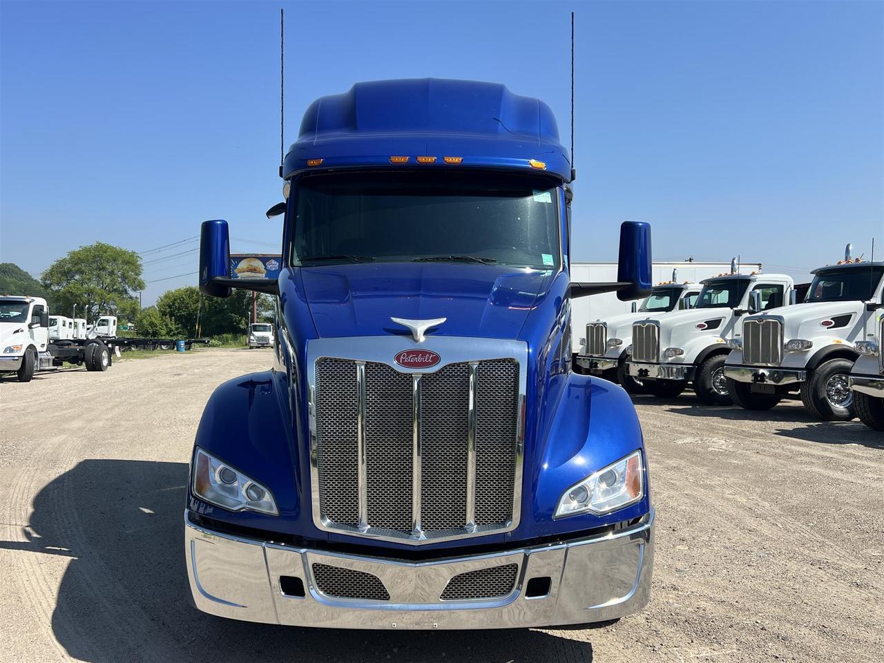 2022 Peterbilt 579 Ultraloft Rochester MN