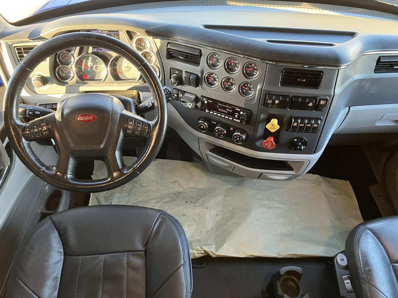 2022 Peterbilt 579 Ultraloft Rochester MN