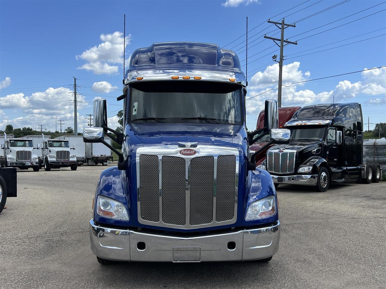 2022 Peterbilt 579 Ultraloft South St. Paul MN