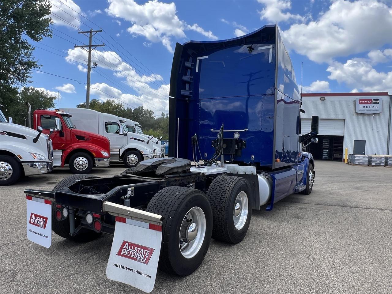 2022 Peterbilt 579 Ultraloft South St. Paul MN