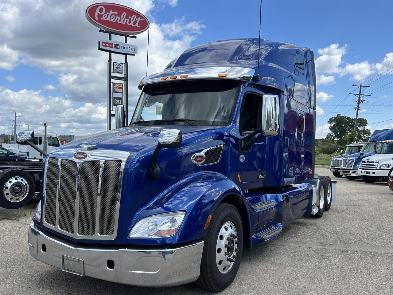2022 Peterbilt 579 Ultraloft South St. Paul MN