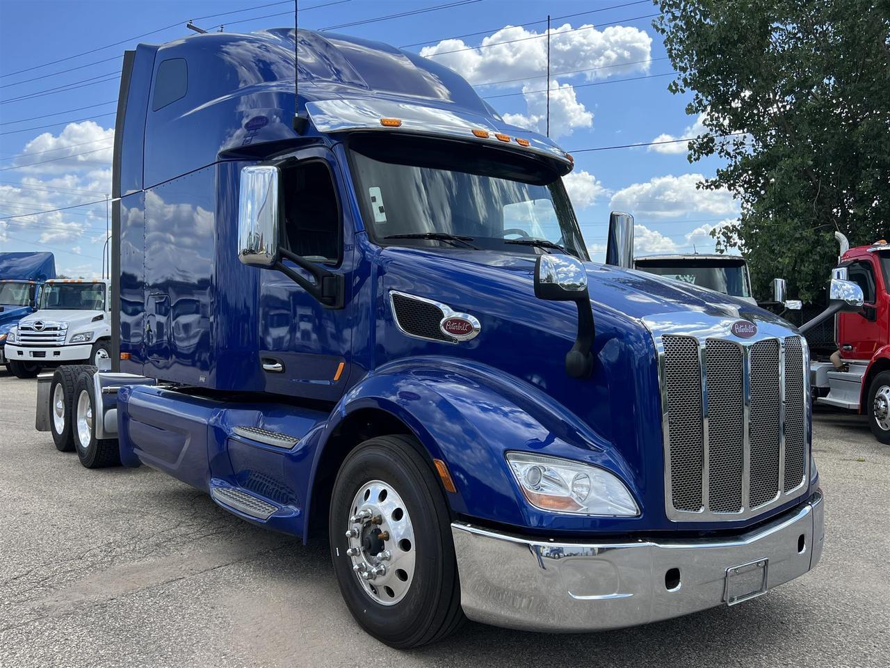 2022 Peterbilt 579 Ultraloft South St. Paul MN