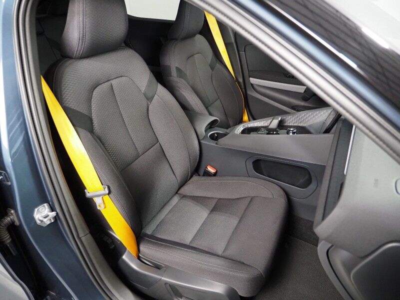 2022 Polestar 2 Long Range Dual Motor AWD *PERFORMANCE PKG, PILOT PKG, NAVIGATION, ADAPTIVE CRUISE, SAFETY ALERTS, 360 VIEW CAMERAS, COLOR TOUCHSCREEN, HEATED SEATS, 20 INCH WHEELS, APPLE