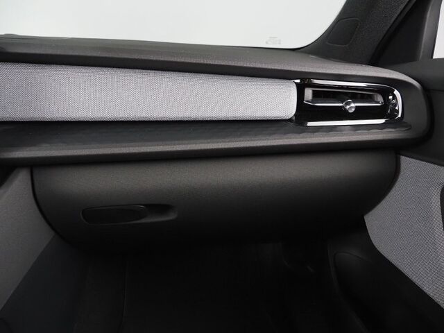 2022 Polestar 2 Long Range Dual Motor AWD *PERFORMANCE PKG, PILOT PKG, NAVIGATION, SAFETY ALERTS, ADAPTIVE CRUISE, 360 VIEW CAMERAS, COLOR TOUCHSCREEN, HEATED SEATS, 20 INCH WHEELS, ANDROID & APPLE Round Rock TX
