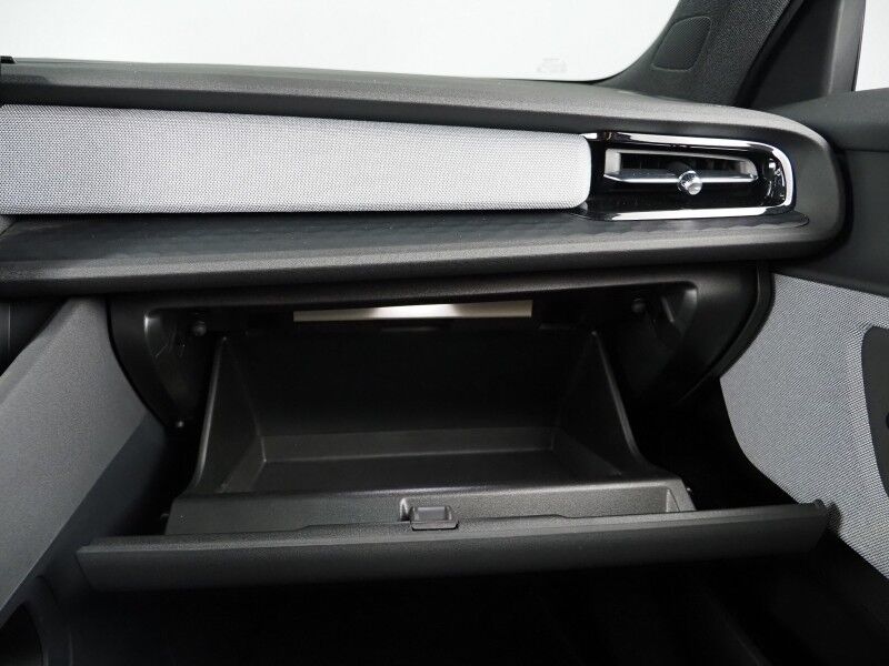 2022 Polestar 2 Long Range Dual Motor AWD *PERFORMANCE PKG, PILOT PKG, NAVIGATION, SAFETY ALERTS, ADAPTIVE CRUISE, 360 VIEW CAMERAS, COLOR TOUCHSCREEN, HEATED SEATS, 20 INCH WHEELS, APPLE Round Rock TX