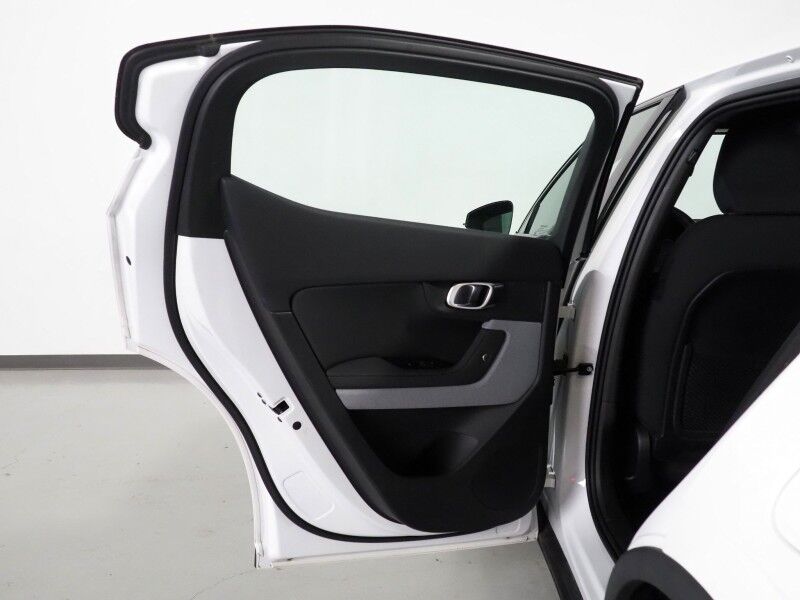 2022 Polestar 2 Long Range Dual Motor AWD *PLUS & PILOT PKGS, NAVIGATION, SAFETY ALERTS, ADAPTIVE CRUISE, 360 VIEW CAMERAS, PANORAMA MOONROOF, HEATED SEATS/STEERING, HARMAN/KARDON, ANDROID & APPLE Round Rock TX