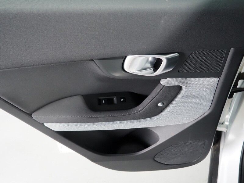 2022 Polestar 2 Long Range Dual Motor AWD *PLUS & PILOT PKGS, NAVIGATION, SAFETY ALERTS, ADAPTIVE CRUISE, 360 VIEW CAMERAS, PANORAMA MOONROOF, HEATED SEATS/STEERING, HARMAN/KARDON, ANDROID & APPLE Round Rock TX