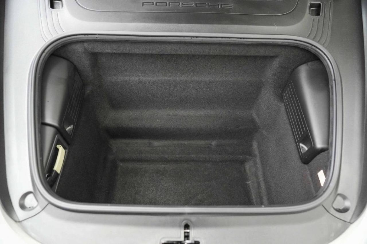 2022 Porsche Cayman Base T photo 25