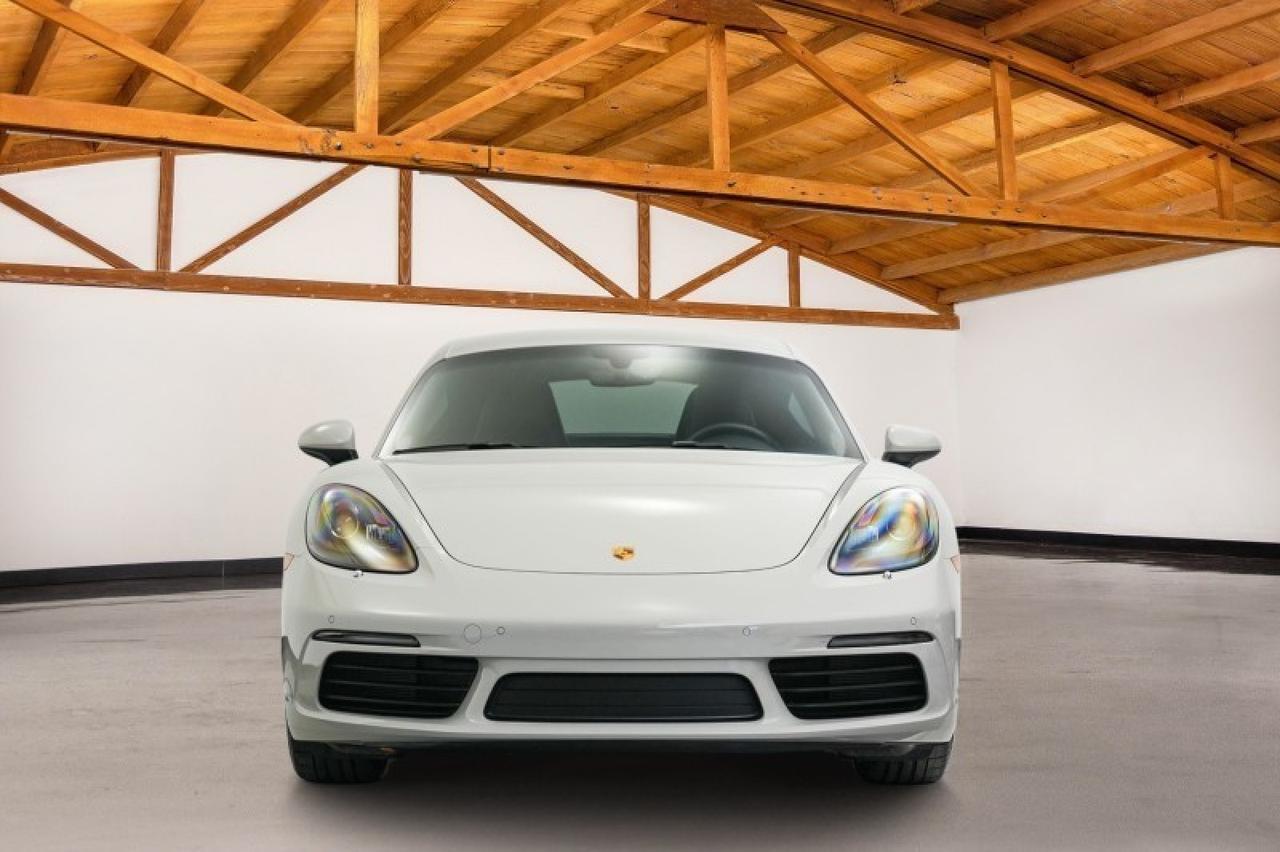 2022 Porsche Cayman Base T photo 8