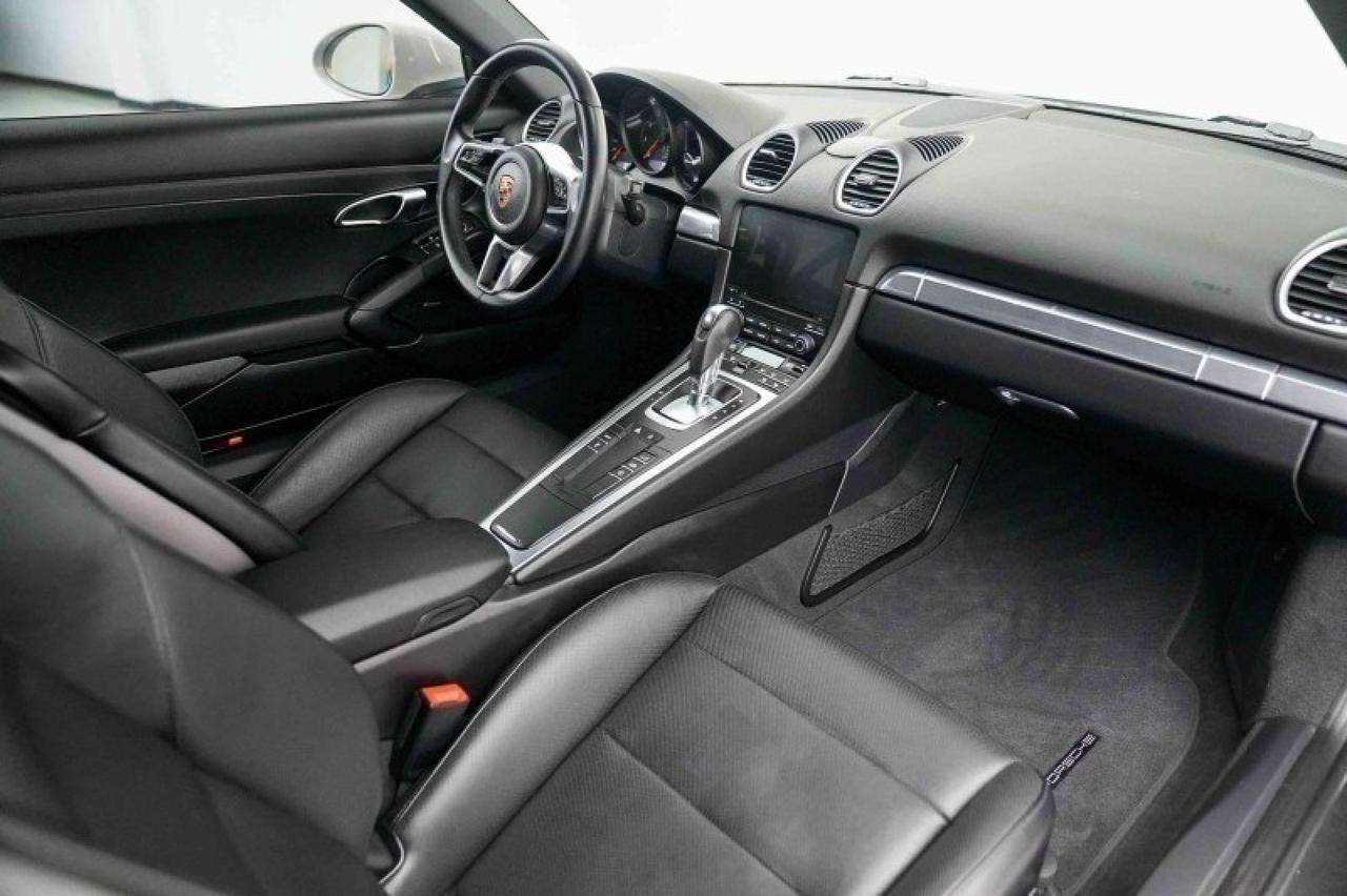 2022 Porsche Cayman Base T photo 16