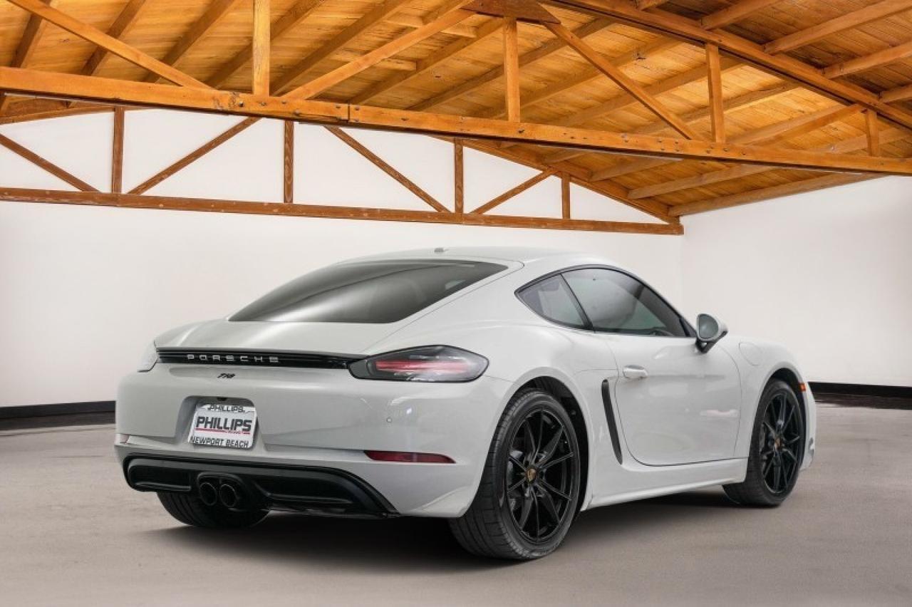 2022 Porsche Cayman Base T photo 5