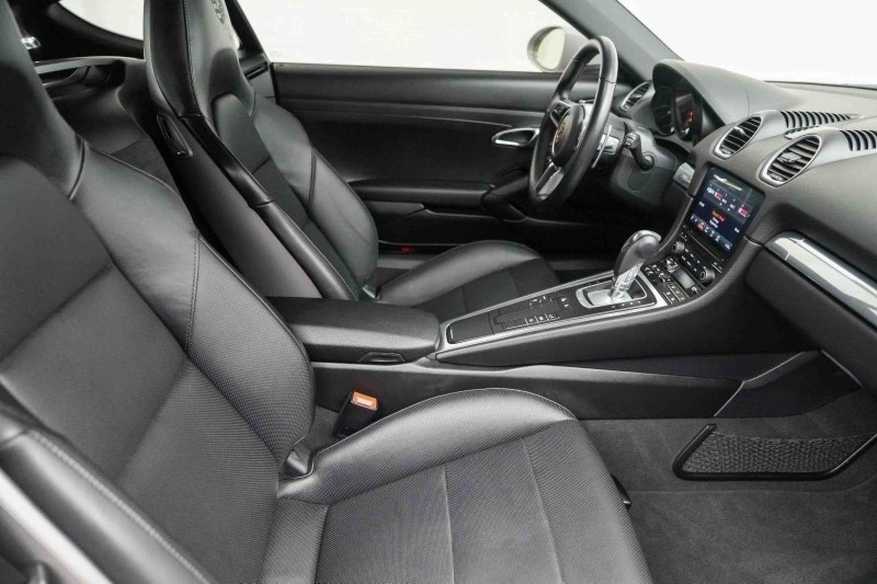 2022 Porsche Cayman Base T photo 21