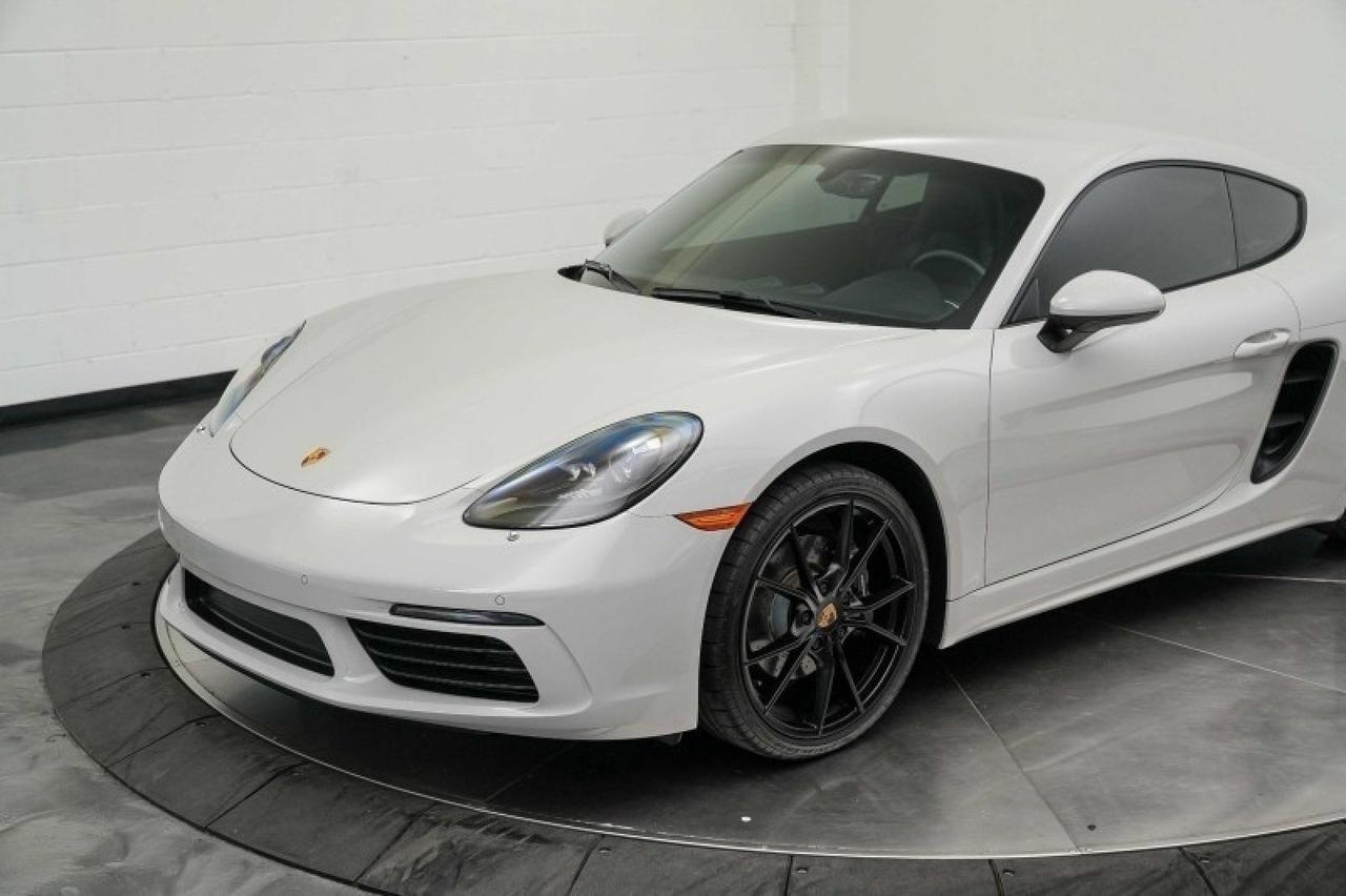 2022 Porsche Cayman Base T photo 9