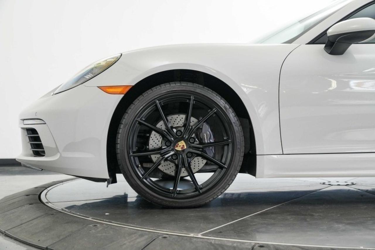2022 Porsche Cayman Base T photo 13
